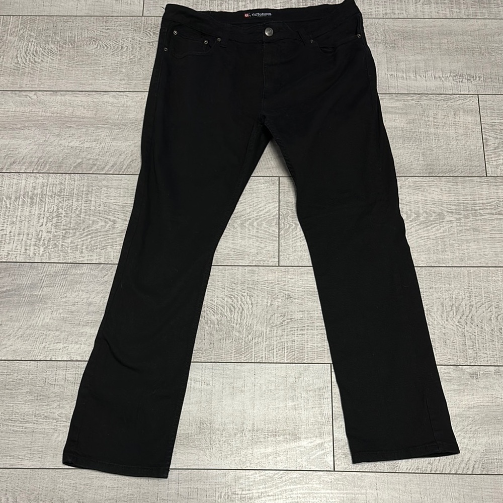 Victorious Straight Jeans Classic Fit